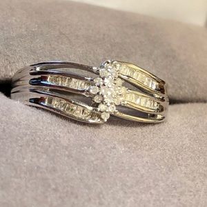 Genuine Diamond Ring. 0.25 cts